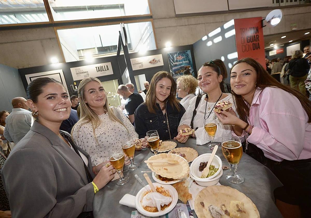 Un grupo de amigas, este domingo, en Región de Murcia Gastronómica.