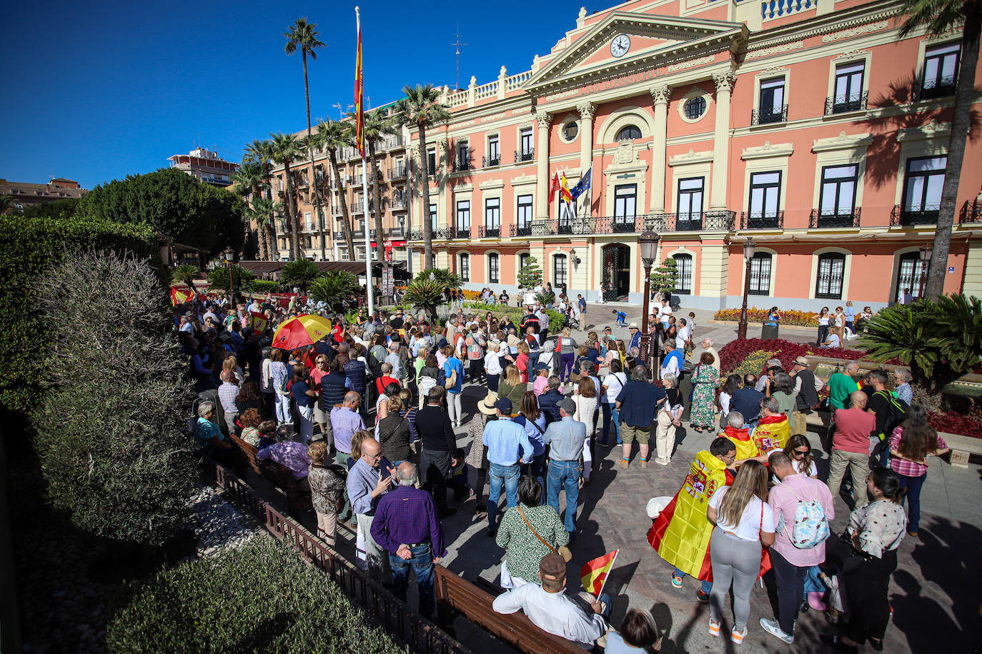 La concentración en La Glorieta de Murcia contra la ley de amnistía, en imágenes
