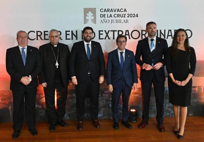 La delegación murciana que ha ido a Madrid este martes para presentar el Año Jubilar de Caravaca 2024.