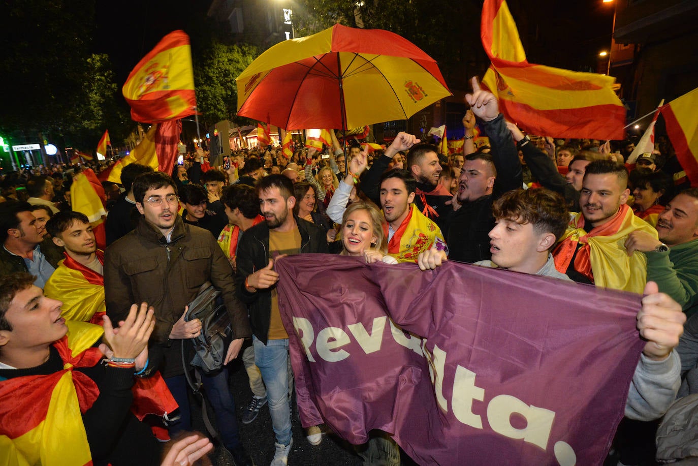 Protesta frente a la sede del PSRM en la calle Princesa de Murcia