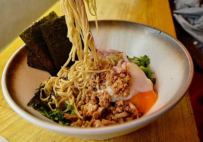 Una de las elaboraciones de Natsu Ramen.