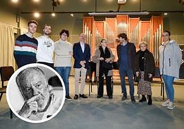 Isabel Verdejo, en el centro, junto a Miguel Torres, Rafael Fuster, Consuelo Prats y tres de los cuatro compositores de la suite 'La silla' y la alumna del Conservatorio Lourdes Redondo.