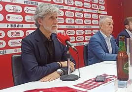 Pablo Alfaro, este jueves, en su presentación con el Real Murcia.