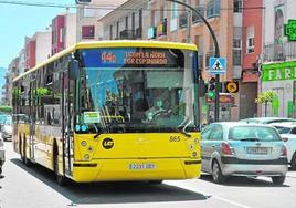 Autobús de la línea 44 en Murcia, una de las que se ampliarán a partir de diciembre.