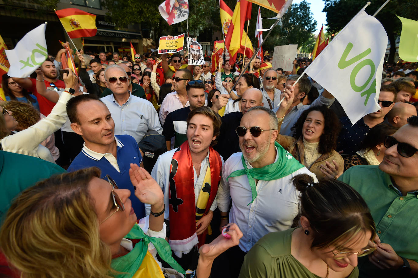 La quinta protesta frente a la sede del PSRM, en imágenes