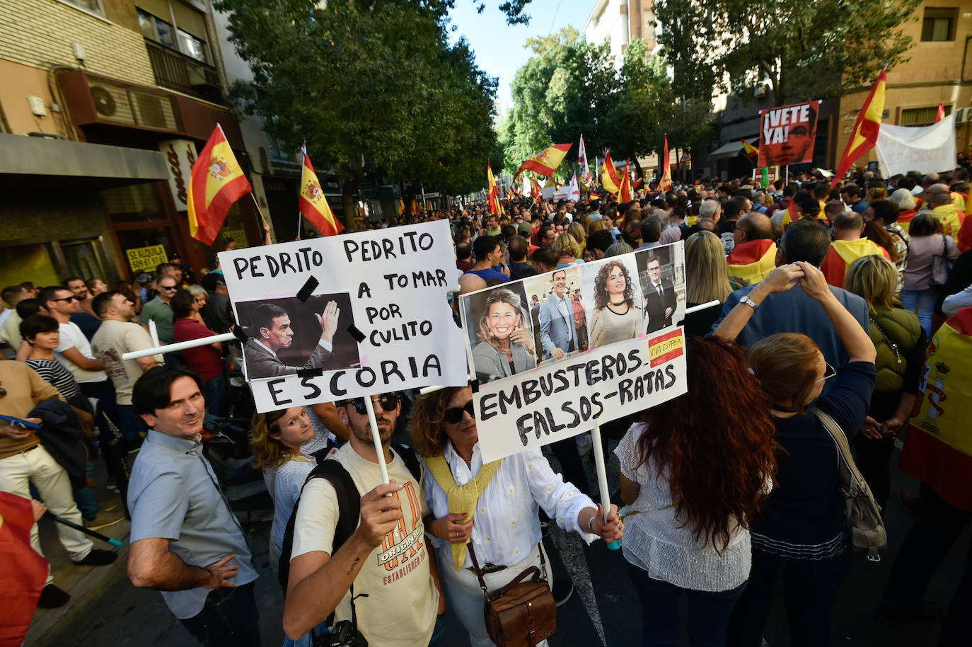 La quinta protesta frente a la sede del PSRM, en imágenes