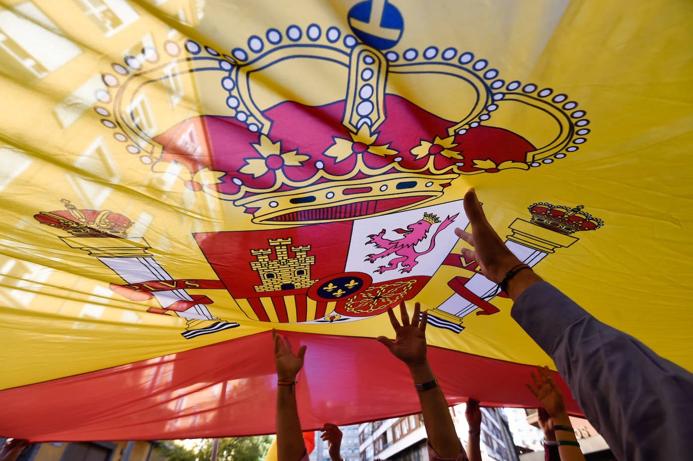 La quinta protesta frente a la sede del PSRM, en imágenes