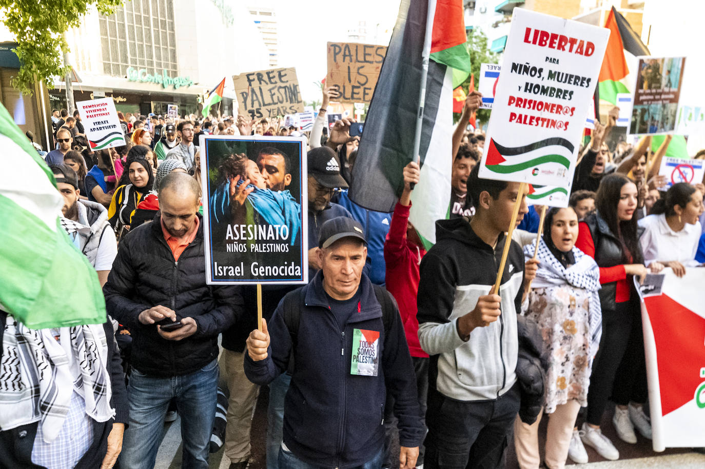 Las imágenes de la manifestación en Murcia en defensa de Palestina