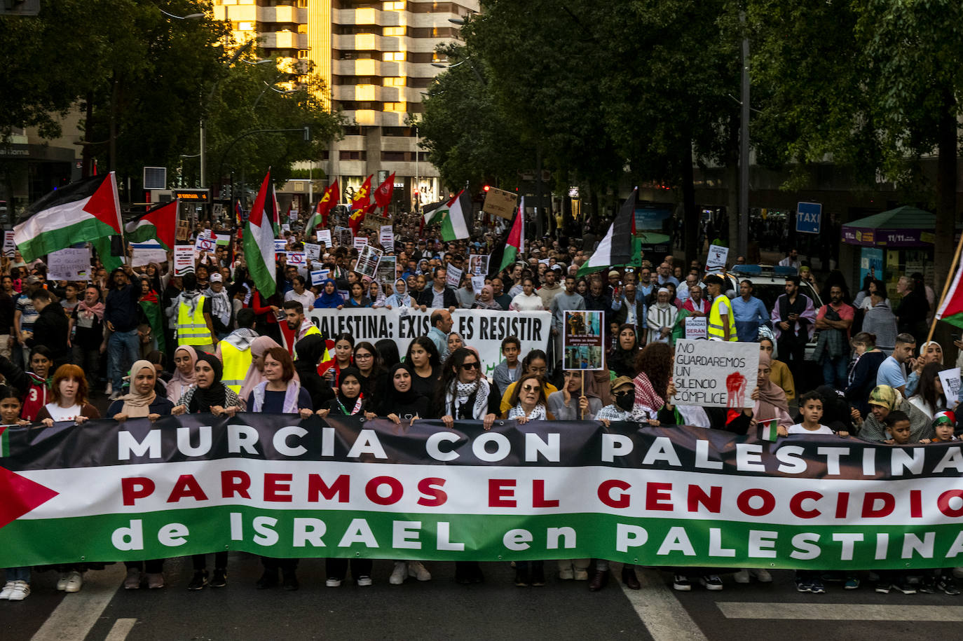 Las imágenes de la manifestación en Murcia en defensa de Palestina