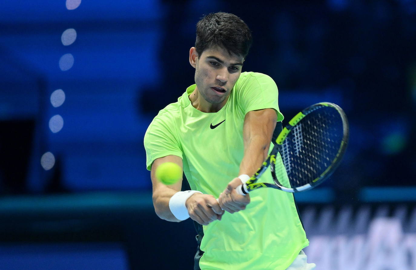 La derrota de Carlos Alcaraz ante Zverev en las Finales ATP, en imágenes