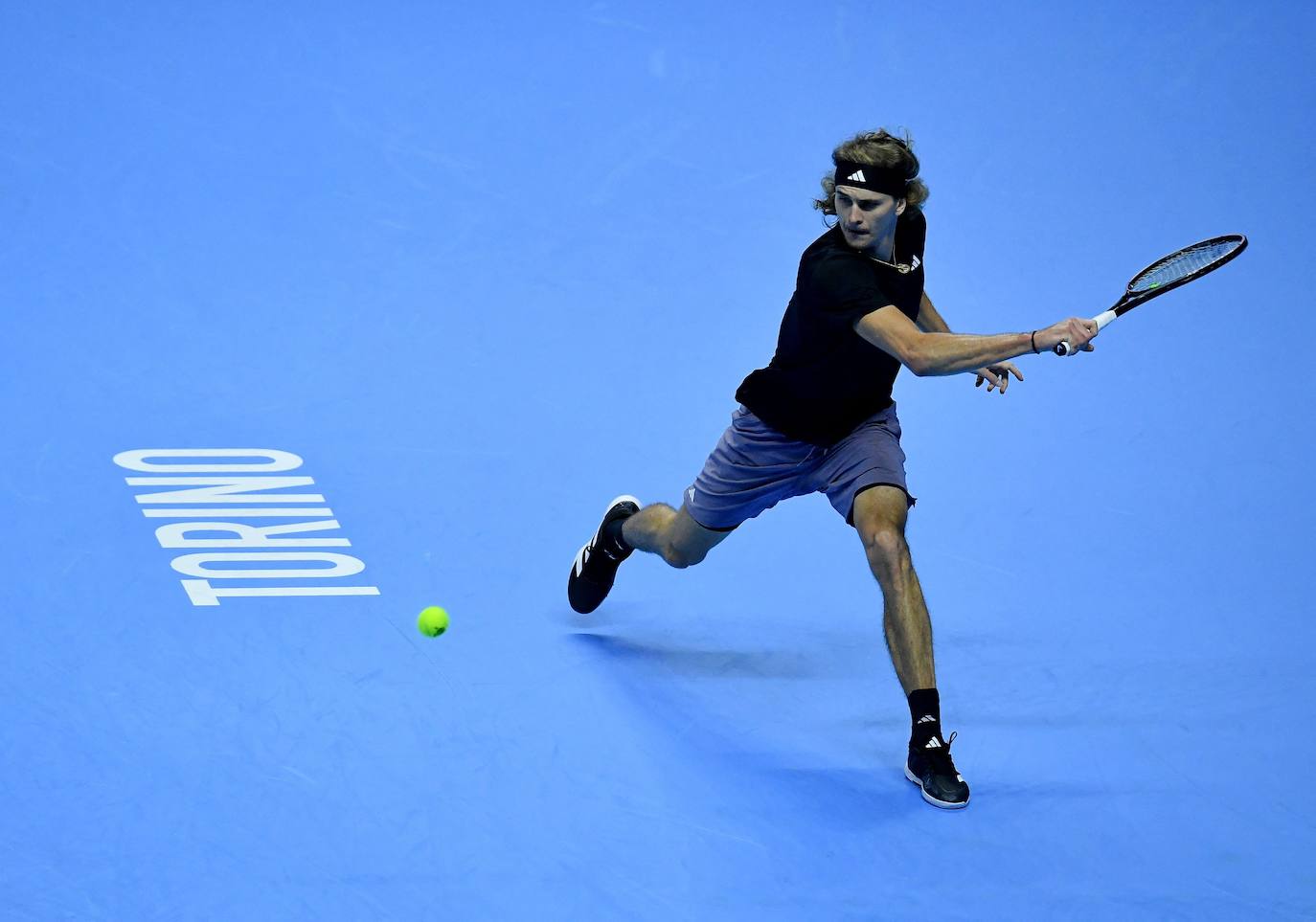 La derrota de Carlos Alcaraz ante Zverev en las Finales ATP, en imágenes