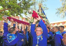 El trono de la Virgen, a su llegada al jardín de la Purísima.