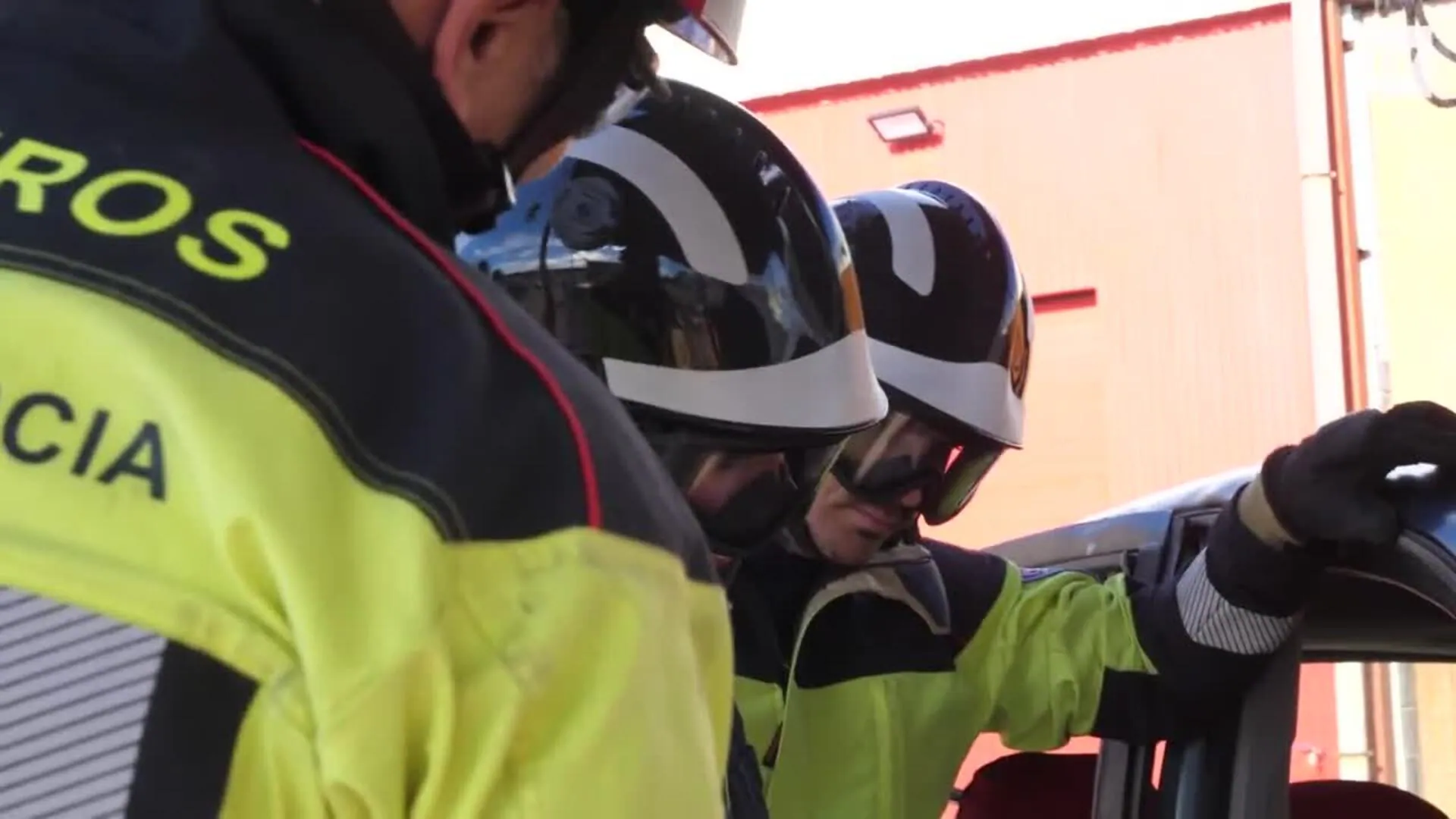 Los Nuevos Bomberos Del CEIS Se Forjan En La Academia De Formación | La ...