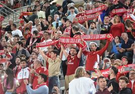 Aficionados granas, el pasado domingo en el Real Murcia-Castilla.