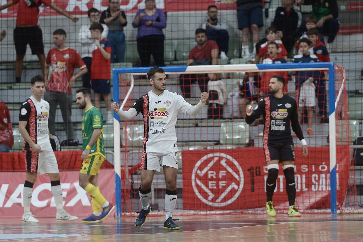 Las imágenes del partido ElPozo-Jaén (3-2)