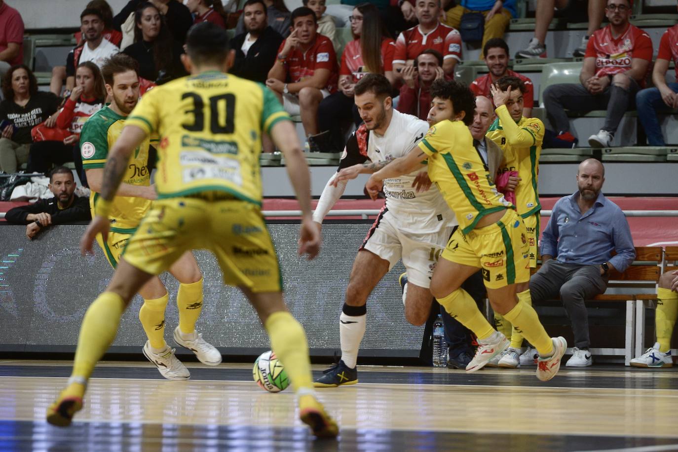 Las imágenes del partido ElPozo-Jaén (3-2)