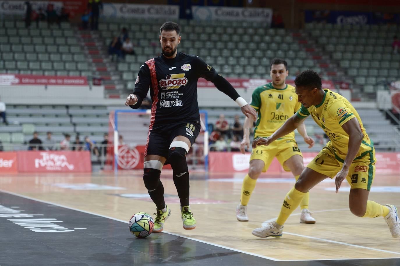 Las imágenes del partido ElPozo-Jaén (3-2)