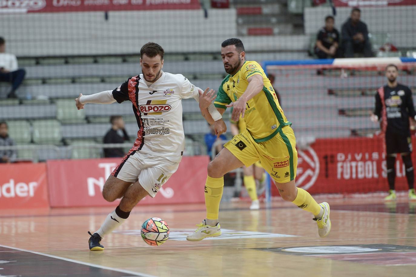 Las imágenes del partido ElPozo-Jaén (3-2)