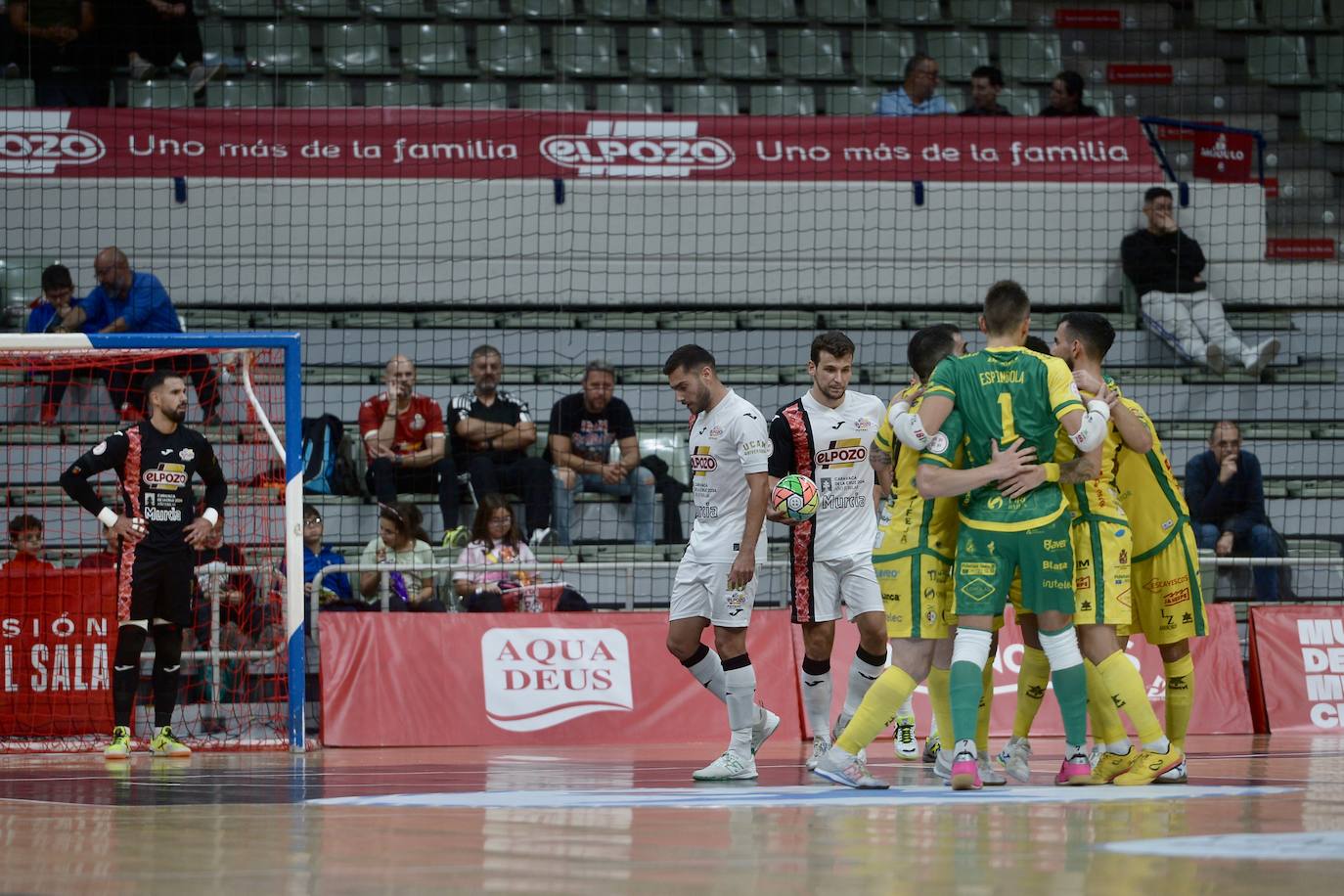 Las imágenes del partido ElPozo-Jaén (3-2)
