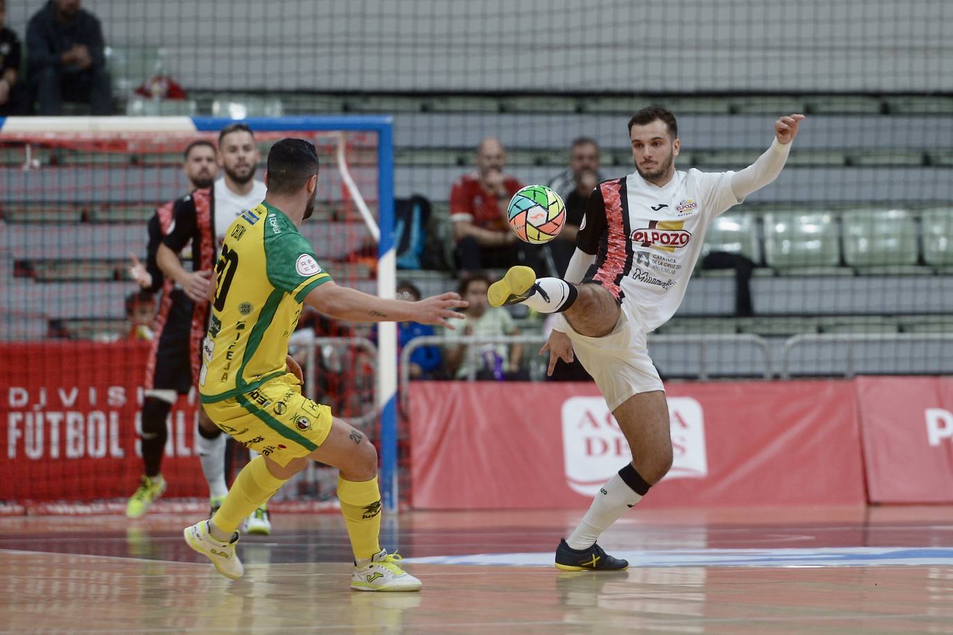 Las imágenes del partido ElPozo-Jaén (3-2)