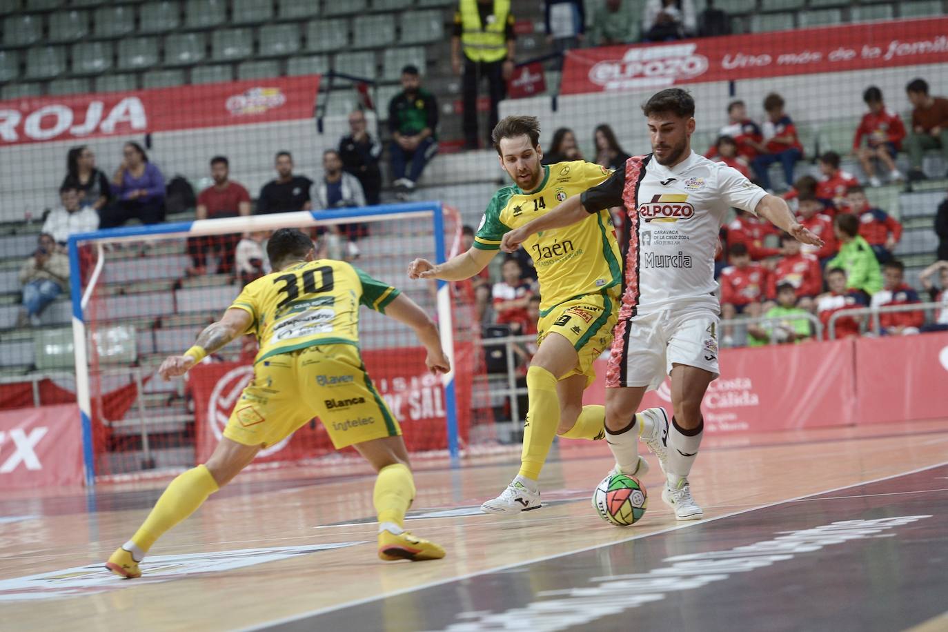 Las imágenes del partido ElPozo-Jaén (3-2)