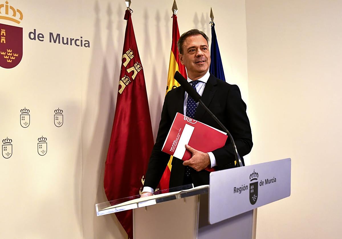 Marcos Ortuño, este jueves, tras el Consejo de Gobierno.