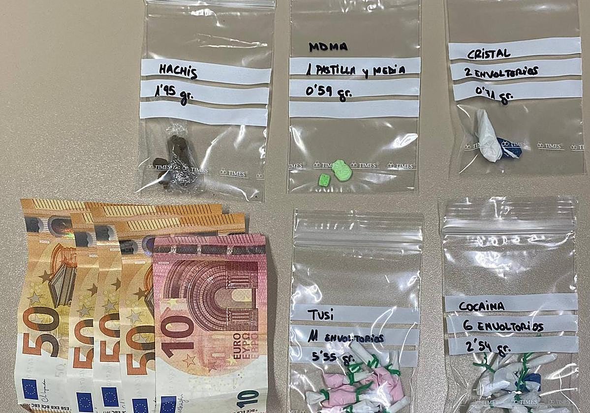 Droga y dinero en metálico incautado por la Policía Local de Calasparra.