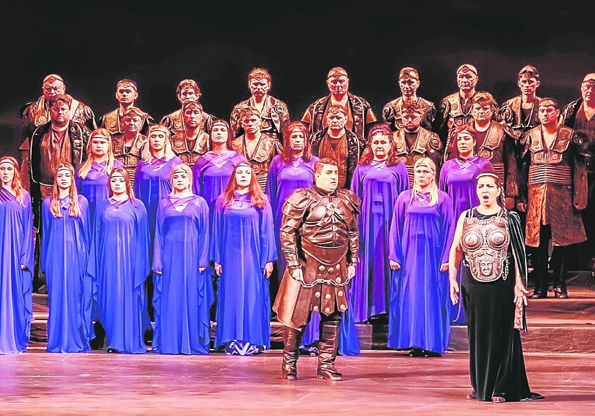 Un momento durante la representación de la ópera 'Norma', dirigida por Leonor Gago.