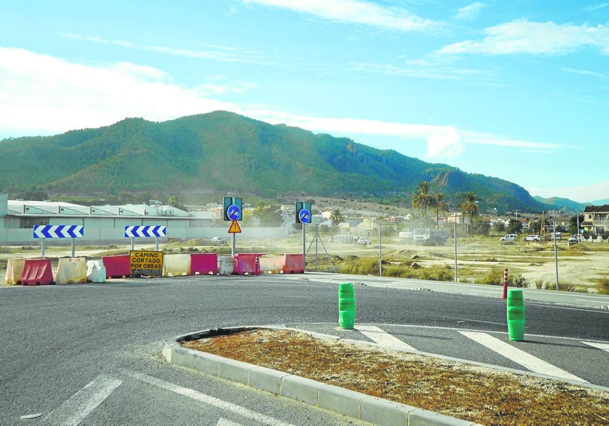 Fondo de saco de la avenida de Levante, del que partirá el nuevo vial hacia la calle Mayor.