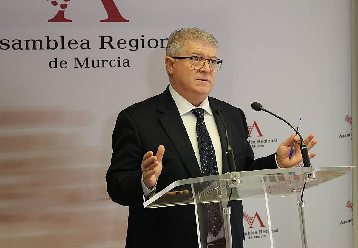 Vélez, este martes en la Asamblea Regional.