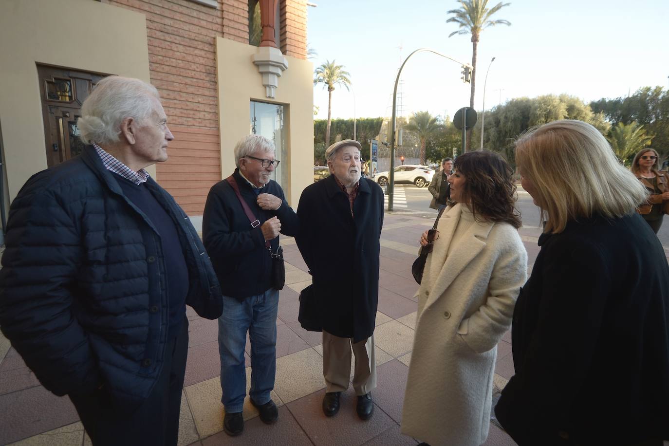 La inauguración de la exposición por el 100 aniversario del Suplemento Literario de LA VERDAD, en imágenes