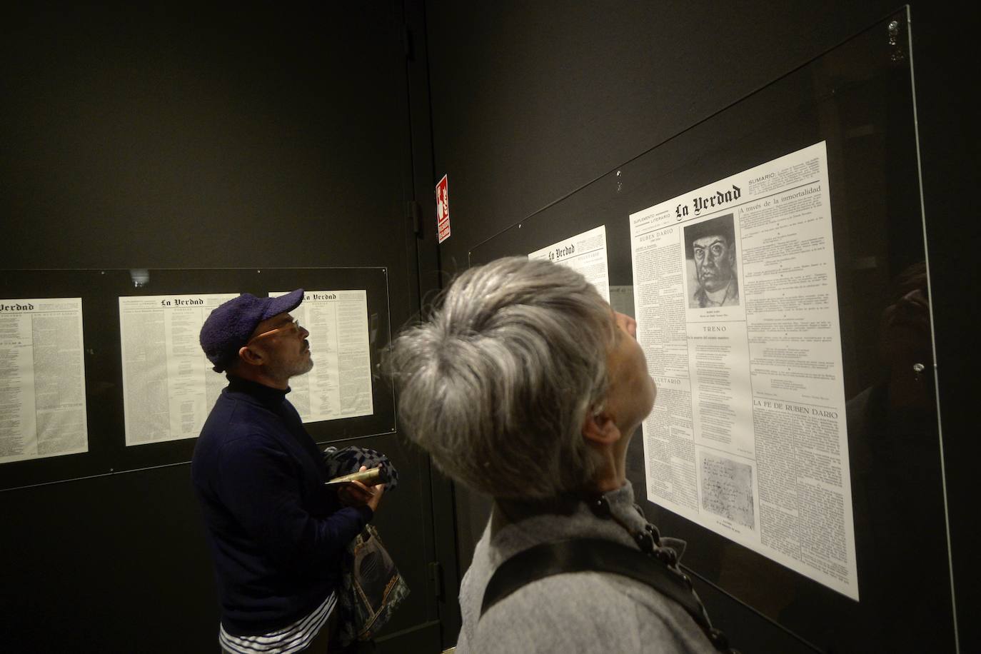 La inauguración de la exposición por el 100 aniversario del Suplemento Literario de LA VERDAD, en imágenes