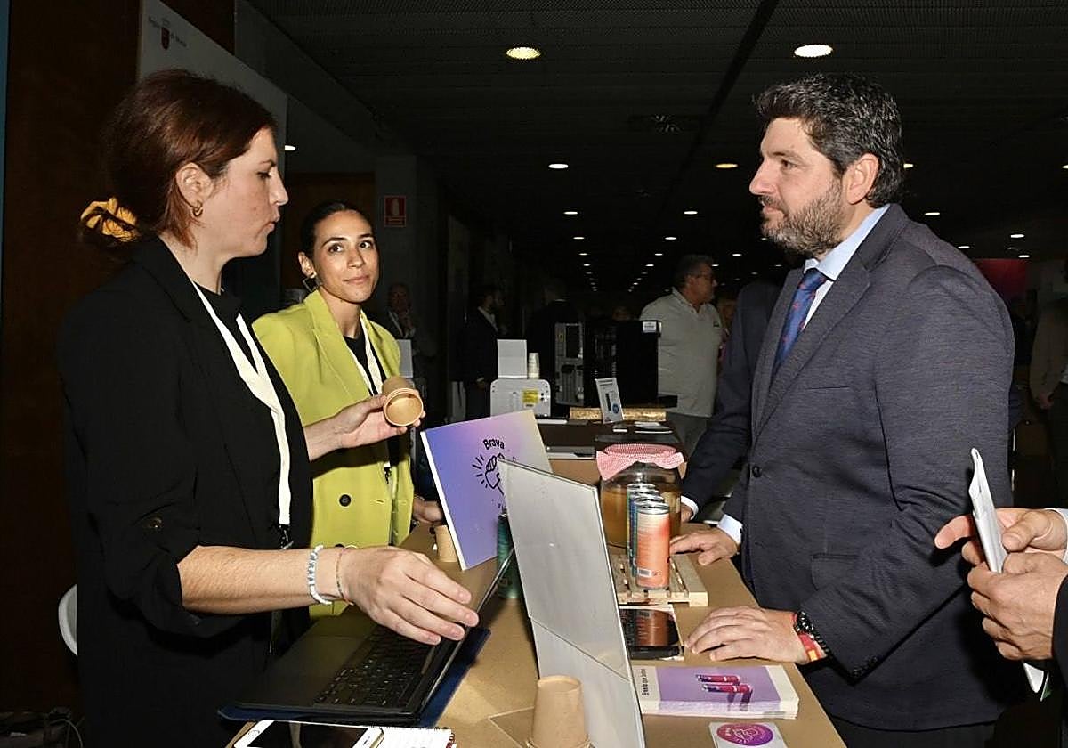 El presidente del Gobierno autonómico, Fernando López Miras, durante la inauguración del foro de inversores 'Waykup Murcia Startup Region'.