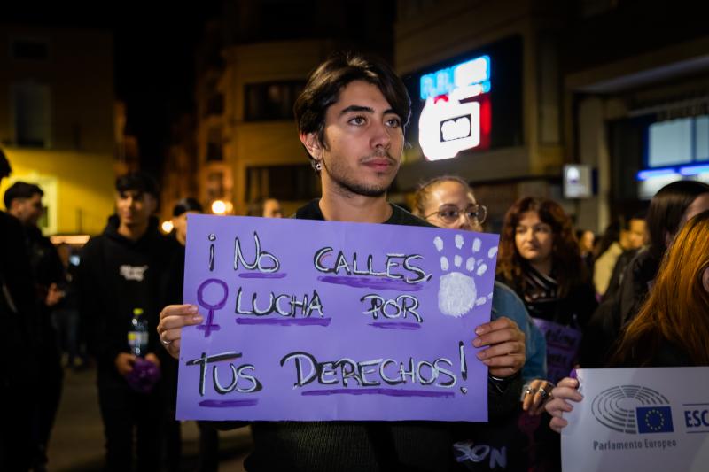 Orihuela llora a sus dos víctimas de la violencia machista en este año con la sonada ausencia de Vox