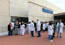 Trabajadores del hospital, durante las concentraciones que protagonizaron a principios de año.