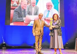 María Dolores García, presidenta de la UCAM, recogió el galardón.