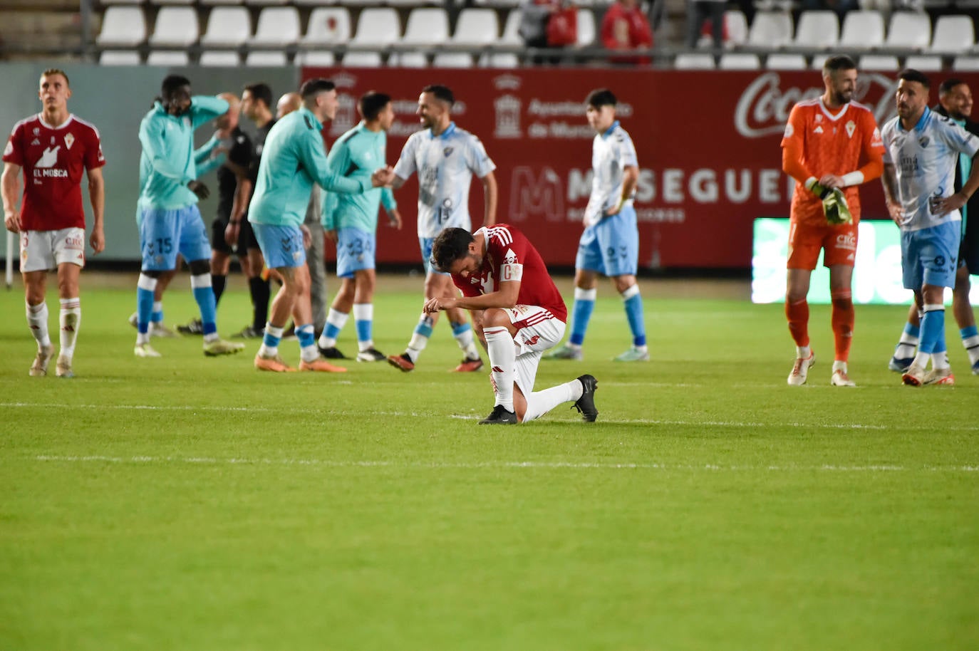 La derrota del Real Murcia frente al Málaga, en imágenes