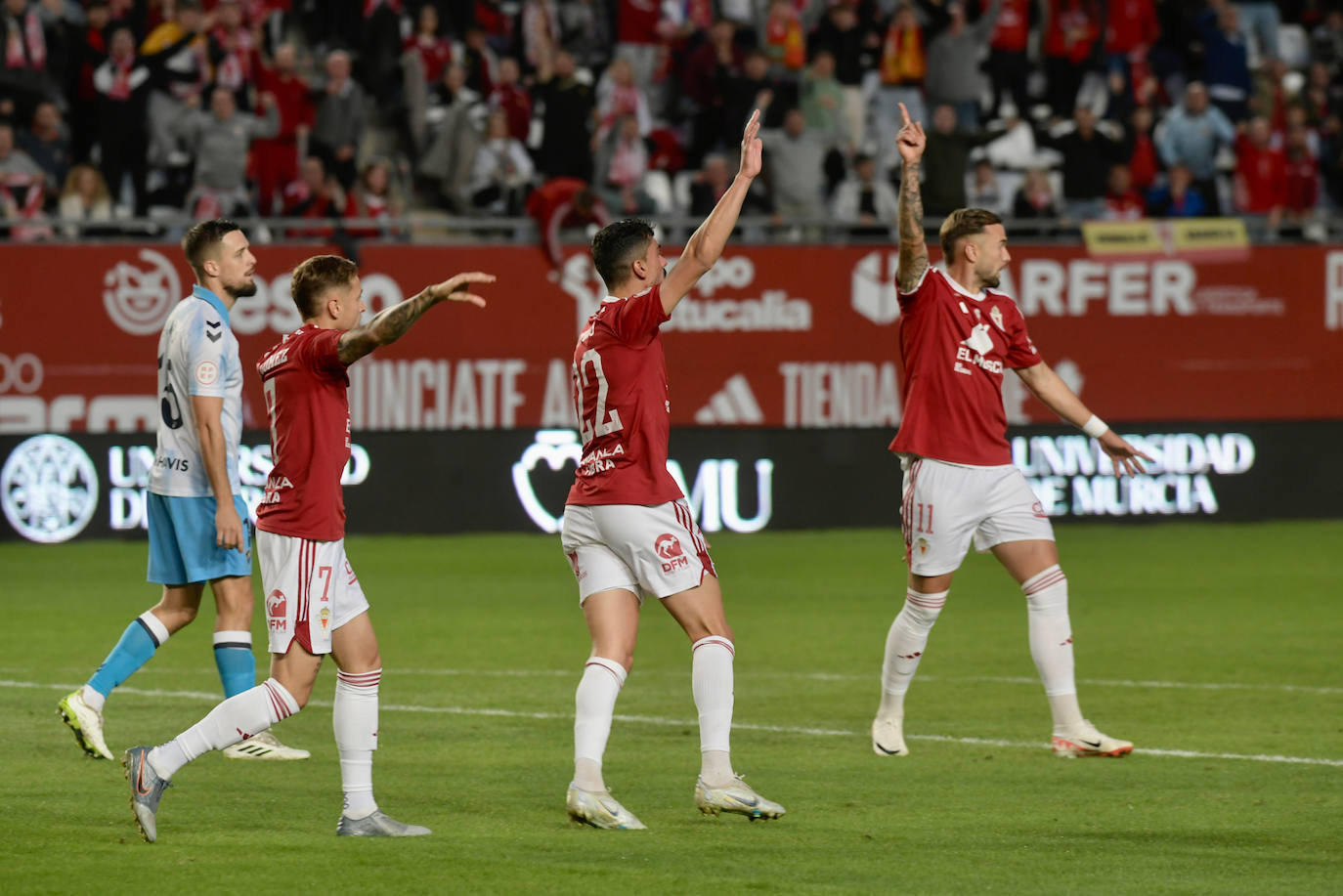 La derrota del Real Murcia frente al Málaga, en imágenes