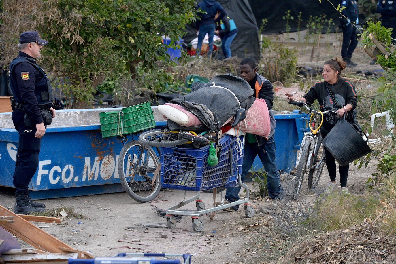 El desalojo del poblado chabolista de La Fica, en imágenes