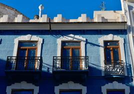 Balcones del edificio Mariano Bo, en la plaza de San Julián.