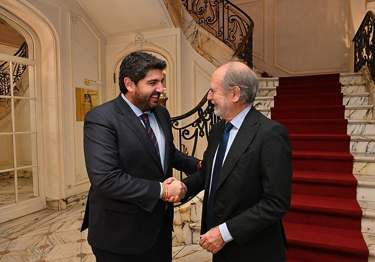 López Miras, junto al embajador de España en Bélgica, Alberto Antón Cortés.