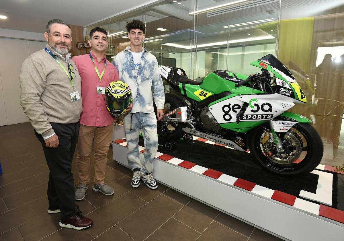 Mariano y Pablo Albaladejo, de Gesa, con Fermín Aldeguer.