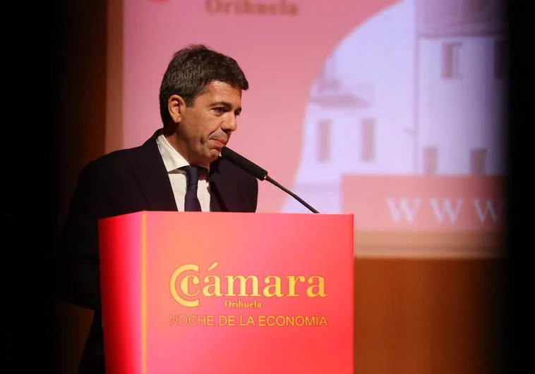El president de la Generalitat, Carlos Mazón, ayer jueves, en la entrega de premios de la Cámara de Comercio.