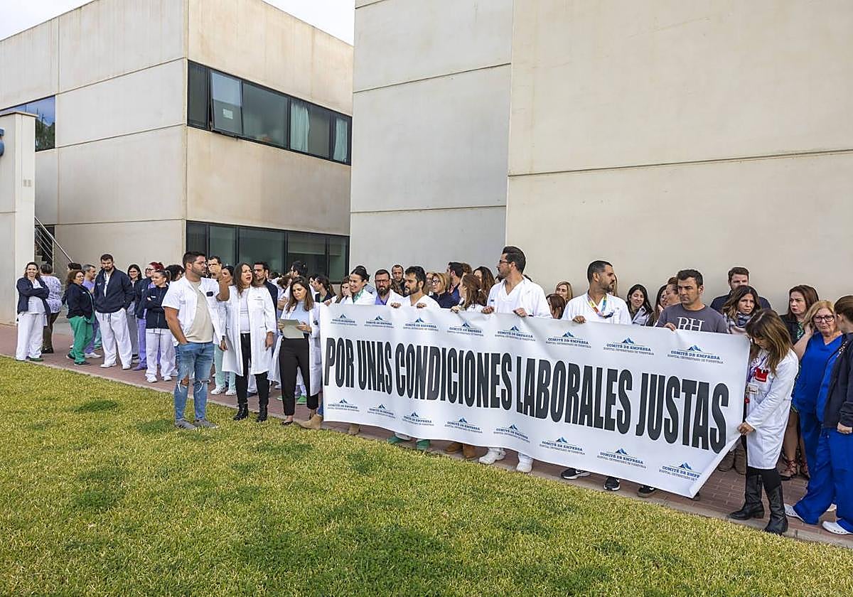 Protesta en el hospital de Torrevieja