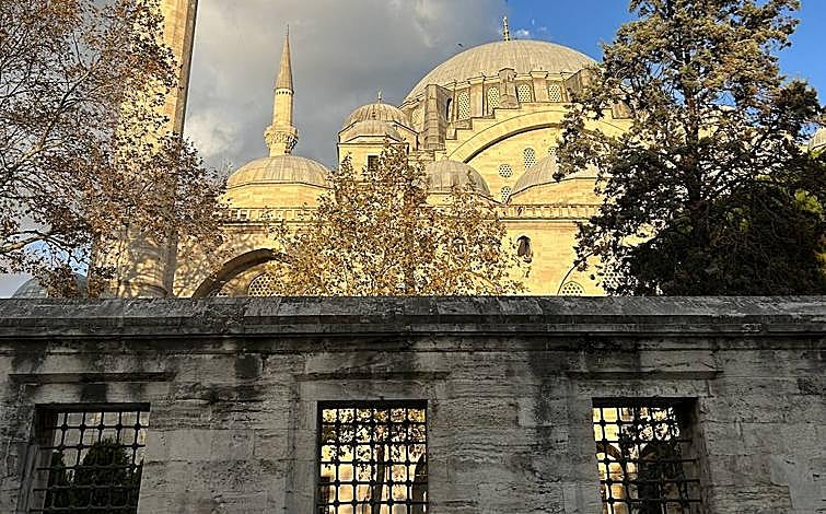 Imagen - Mezquita de Solimán, al lado de los baños turcos.