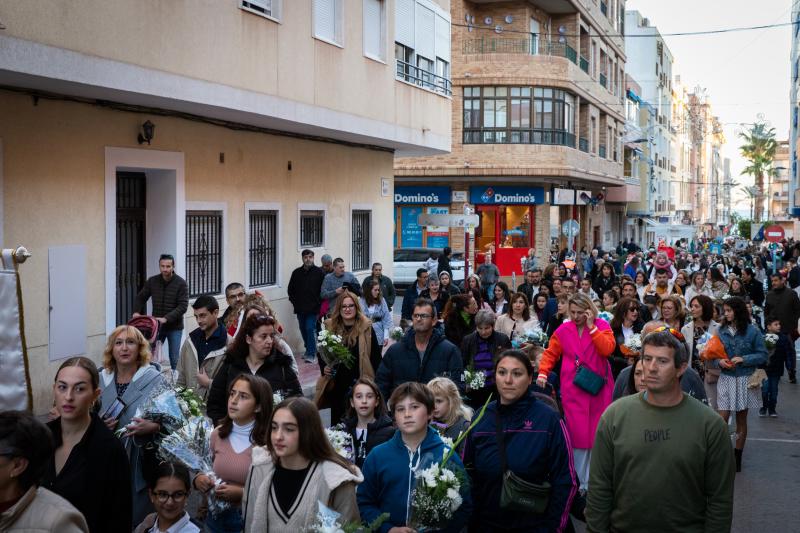 La ofrenda de flores a La Purísima de Torrevieja, en imágenes