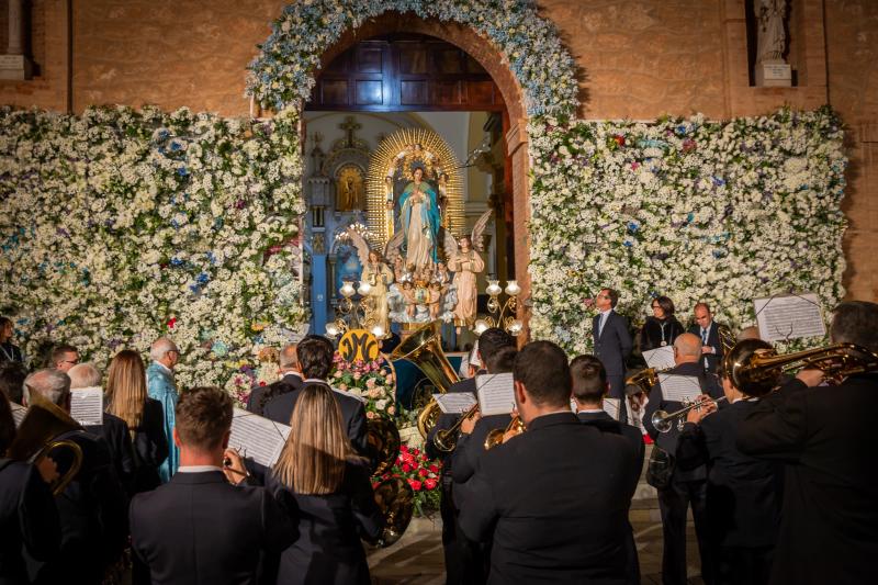 La ofrenda de flores a La Purísima de Torrevieja, en imágenes
