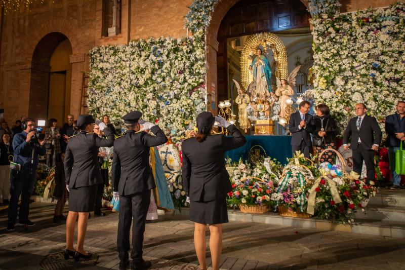 La ofrenda de flores a La Purísima de Torrevieja, en imágenes
