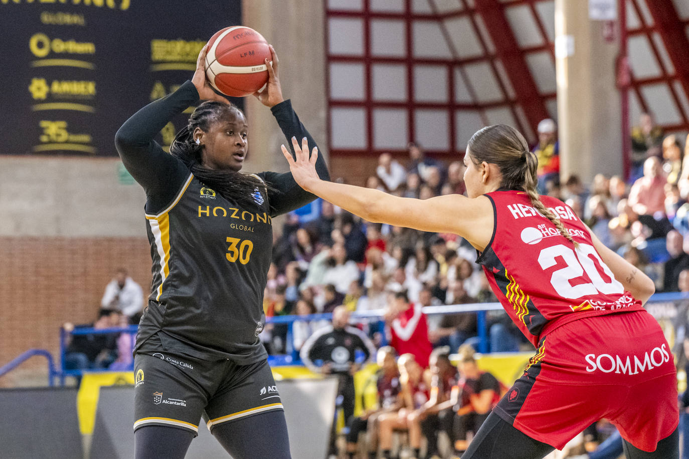 El partido entre el Jairis y el Casademont Zaragoza, en imágenes