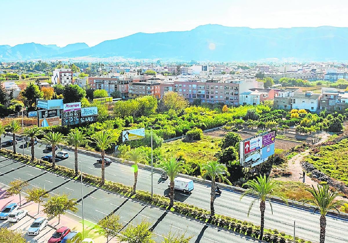 Parcela residencial entre Ronda Sur y el barrio del Progreso en Murcia, sometida ahora a una evaluación ambiental.